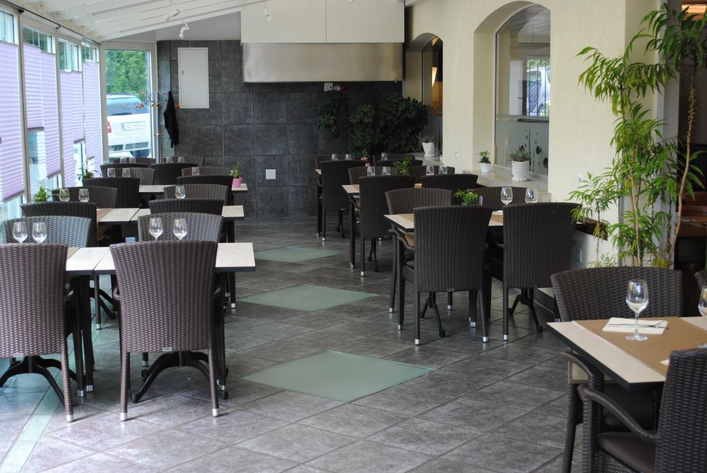 Romont Motel - Hotel La Poularde מראה חיצוני תמונה
