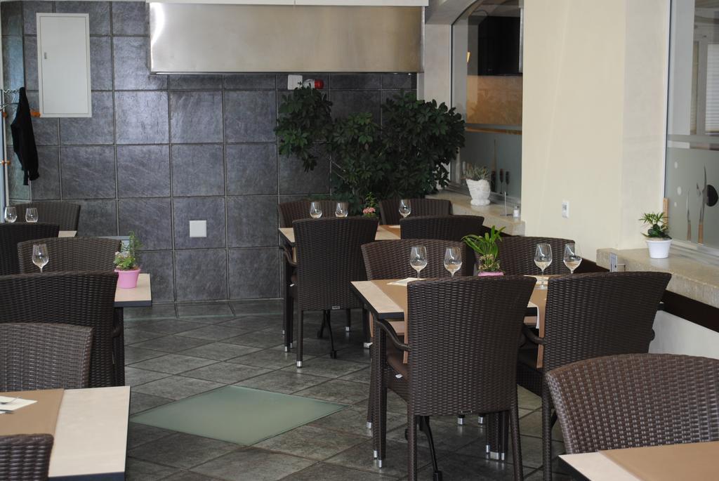 Romont Motel - Hotel La Poularde מראה חיצוני תמונה